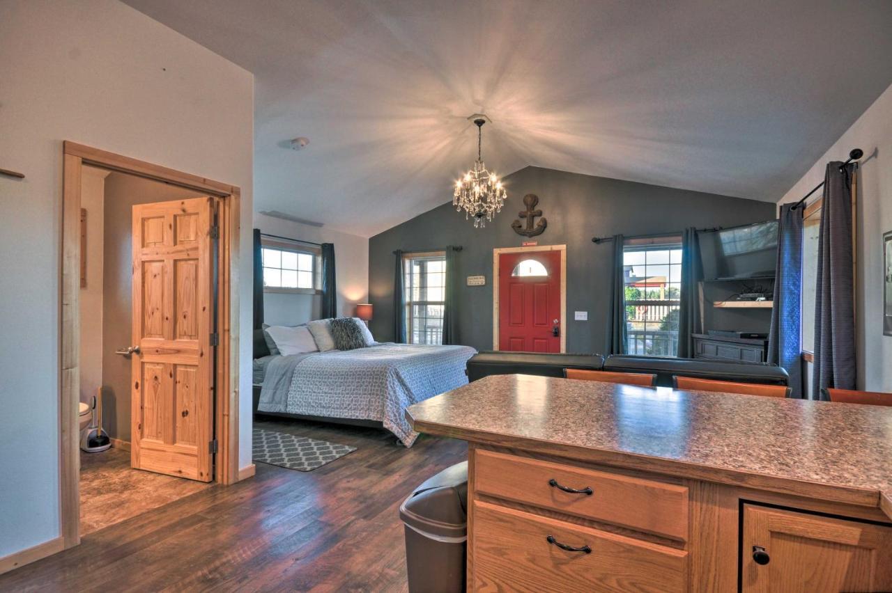 Coastal Retreat In Long Walk To Attractions *